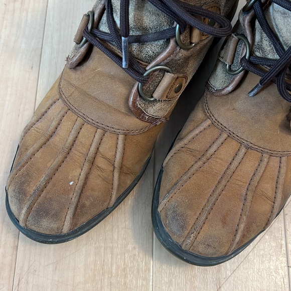 UGG Waterproof Boot Shearling Womens 7.5 - Picture 2 of 15